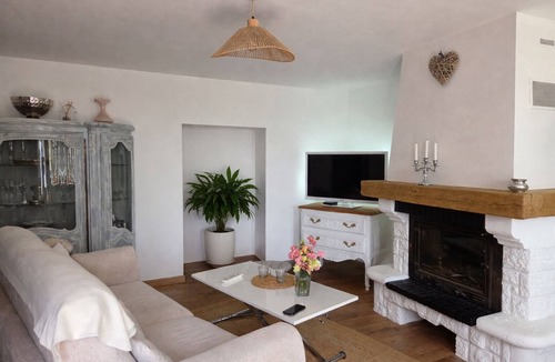 Cassagnes-Begonhes Apartment | Charming country gîte with private Jacuzzi - relaxation guaranteed