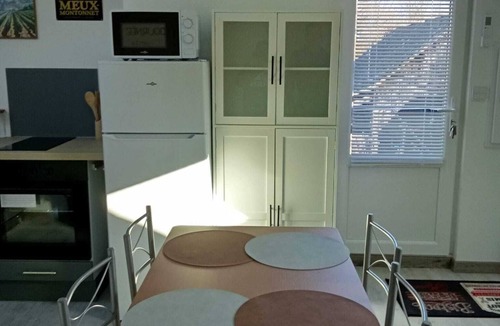 Villebernier Apartment | Charming country apartment