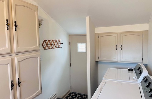 Ironton House | Charming Country Bungalow - perfect for families