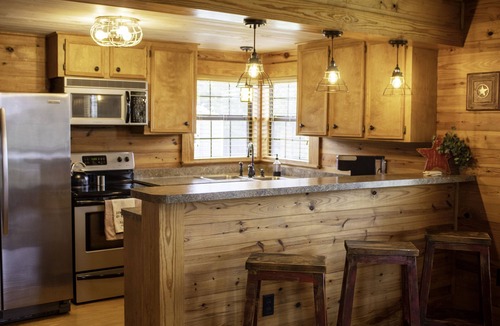 Fayetteville Cabin | Charming Country Cabin in Quaint Texas Town