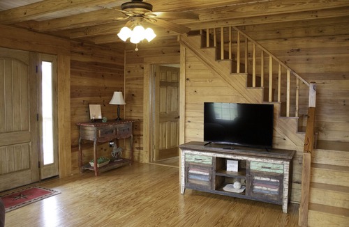 Fayetteville Cabin | Charming Country Cabin in Quaint Texas Town