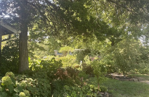Muskogee Cottage | Charming Country Cottage - Amazingly Relaxing, Comforting