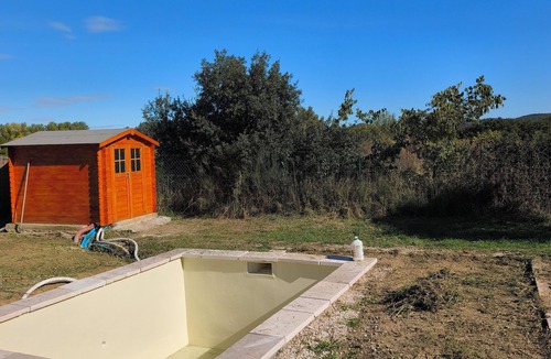 Aramon House | Charming country cottage with view
