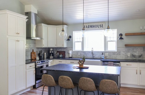 Fairview Other | Charming Country Get-away! Kid and Pet Friendly