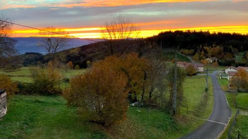 Le Monestier House | Charming Country Getaway, Balcony, Views, Office