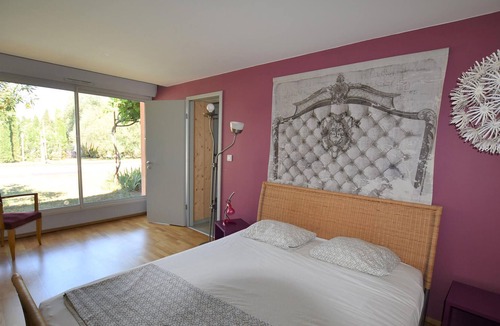 Jonquieres House | Charming country house with large garden and private pool.