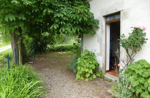 Montoldre Cottage | Charming country house, pets allowed