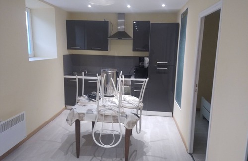 Cours Apartment | Charming country house