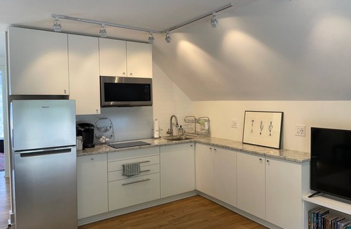 Roxbury Apartment | Charming Country Loft in Roxbury—Private & Serene! Escape to Litchfield Hills!