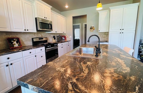 Verdigris House | Charming Country Oasis Sleeps 4