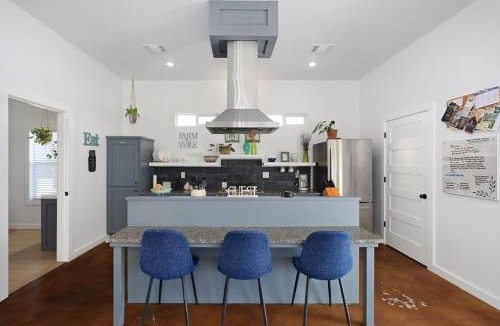 La Grange House | Charming Country Retreat Near Winery, and Brewery