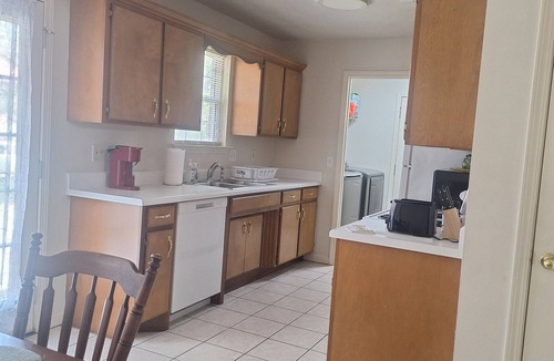 Smyrna House | Charming Country yet close restaurants and entertainment nice 3-bedroom 2 bath