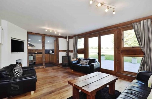 Hereford House | Charming Countryside Barn Conversion