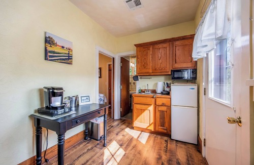 Independence Cottage | Charming Countryside Cottage