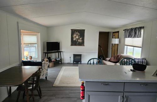 St. Johnsville House | Charming Countryside Retreat