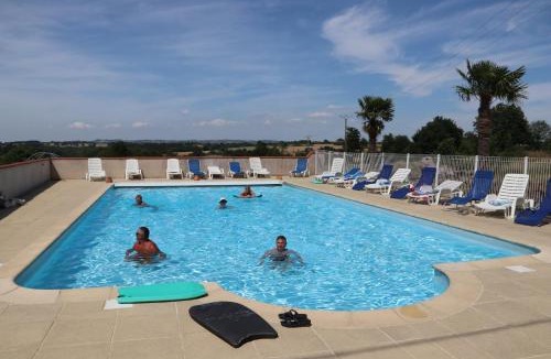 Monsireigne House | Charming Courtyard cottage 25kms Puy du Fou