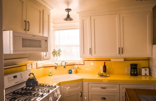 Concord House | Charming Courtyard Cottage | Private Patio | Fire Table | BBQ