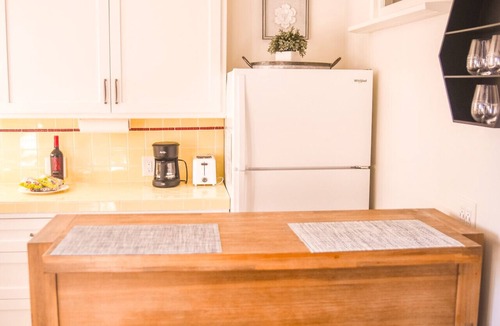 Concord House | Charming Courtyard Cottage | Private Patio | Fire Table | BBQ