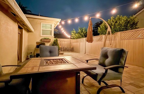 Concord House | Charming Courtyard Cottage | Private Patio | Fire Table | BBQ