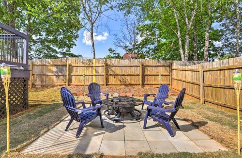 Oak Hill House | Charming Covington Home with Fire Pit and Game Room!