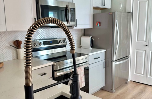 Timber Village House | Charming & Cozy 2-Bedroom Retreat in South Austin + Patio Backyard Oasis