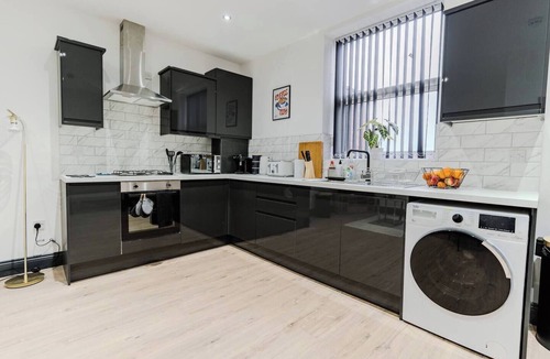 Harehills Apartment | Charming & Cozy 2 BR flat, Free parking, Cent…