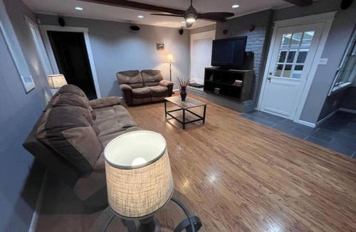 Westbury House | Charming Cozy 3-GameDen Escape