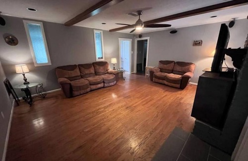 Westbury House | Charming Cozy 3-GameDen Escape