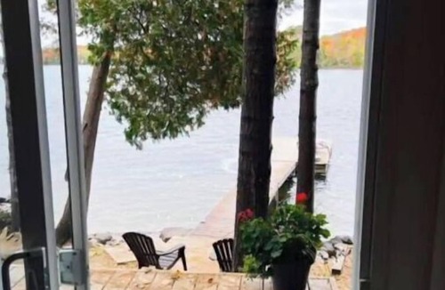 Minden Cottage | Charming, Cozy 4 Season Waterfront Cottage in Minden