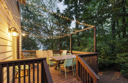 Sharonbrook House | Charming & Cozy 4BR in SouthPark