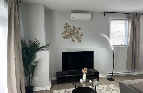 Plateau Apartment | Charming & Cozy apartment of 2 bedrooms with Free Parking