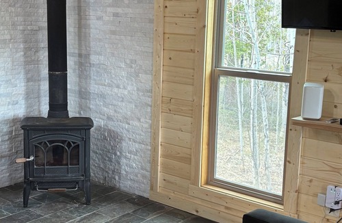 Grand Lake Cabin | Charming Cozy Cabin with Mountain Views