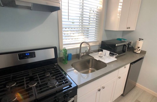 East San Mateo Apartment | Charming Cozy Centralize Studio