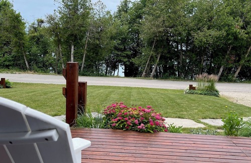 Huron-Kinloss Cottage | Charming & Cozy Cottage in Kincardine