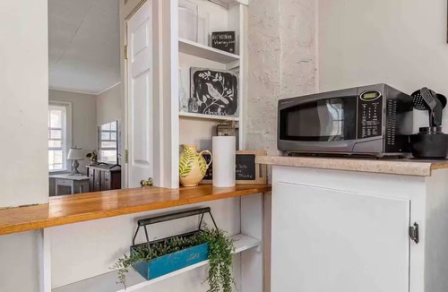 Lebanon Cottage | Charming Cozy Cottage with a Brand New Bathroom!