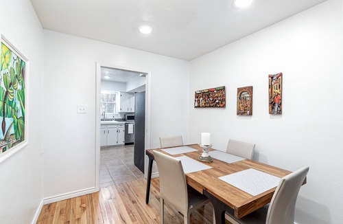 Northeast Dallas House | Charming Cozy Duplex, 30 miles from AT&T stadium