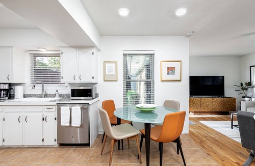 Northeast Dallas House | Charming Cozy Duplex, 30 miles from AT&T stadium
