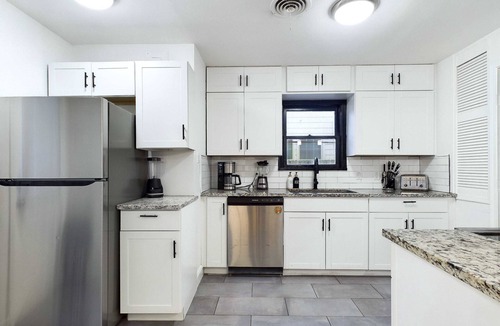 Carter Riverside House | Charming & Cozy Fort Worth Home w/Yard, Near Downtown & Stockyards