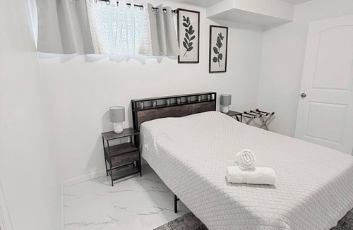 Mariners Harbor Apartment | Charming: Cozy Getaway Apartment