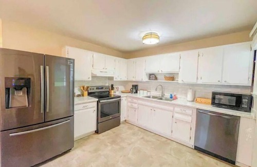 Raleigh House | Charming & Cozy Midtown Ranch Home