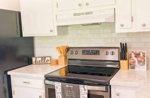 Raleigh House | Charming & Cozy Midtown Ranch Home