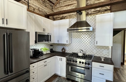 Roseland Cottage | Charming cozy RIVERFRONT cottage on the Piney River. A little slice of heaven!