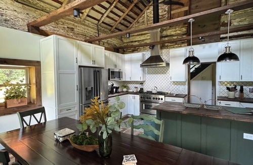 Roseland Cottage | Charming cozy RIVERFRONT cottage on the Piney River. A little slice of heaven!