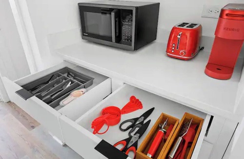 Riverside Apartment | Charming Cozy Suite in Riverside