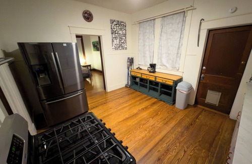 Hutto House | Charming Craftsman Home located in the Downtown Historic District of Hutto Texas