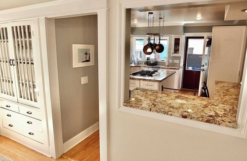 Bluff Heights House | Charming Craftsman, Walk to Beach, World Cup