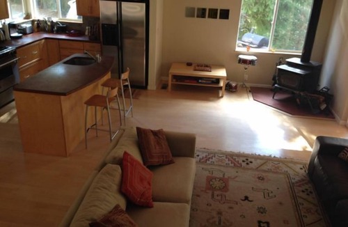 Sutter Creek House | Charming Creekside Country Home