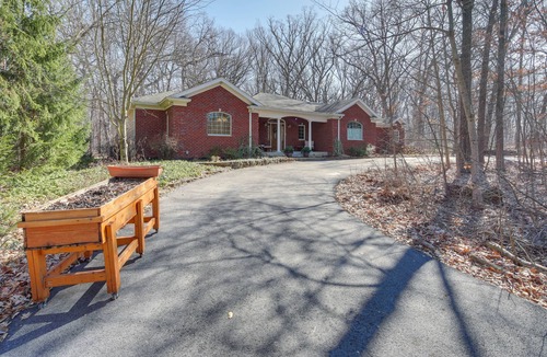 Leroy House | Charming Crete Home w/Hot Tub, Deck & Fire Pit
