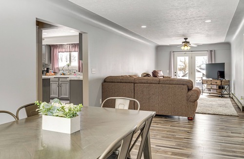 Curtis House | Charming Curtis House: Large Deck w/Lake View!