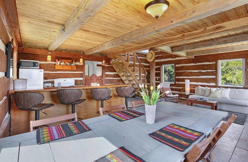 Fischer House | Charming Custom Log Cabin - Perfect for Stargazers and Day-Trippers!
